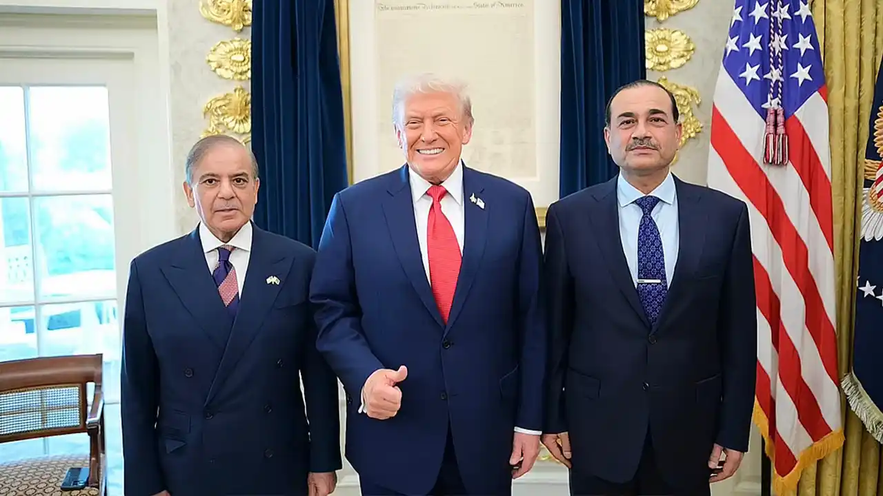 ওভাল অফিসে প্রধানমন্ত্রী শাহবাজ ও ফিল্ড মার্শাল মুনির